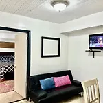 Very Private, Next To Manhattan 2 Bedroom Apt With Backyard