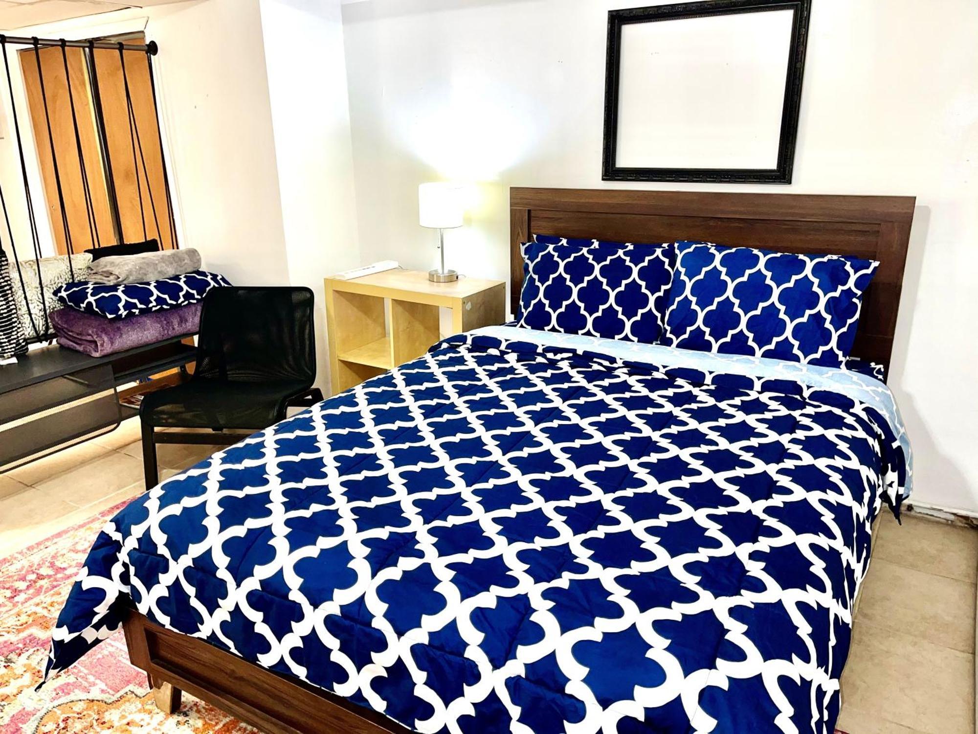 Apartment Very Private, Next To Manhattan 2 Bedroom Apt With Backyard New York